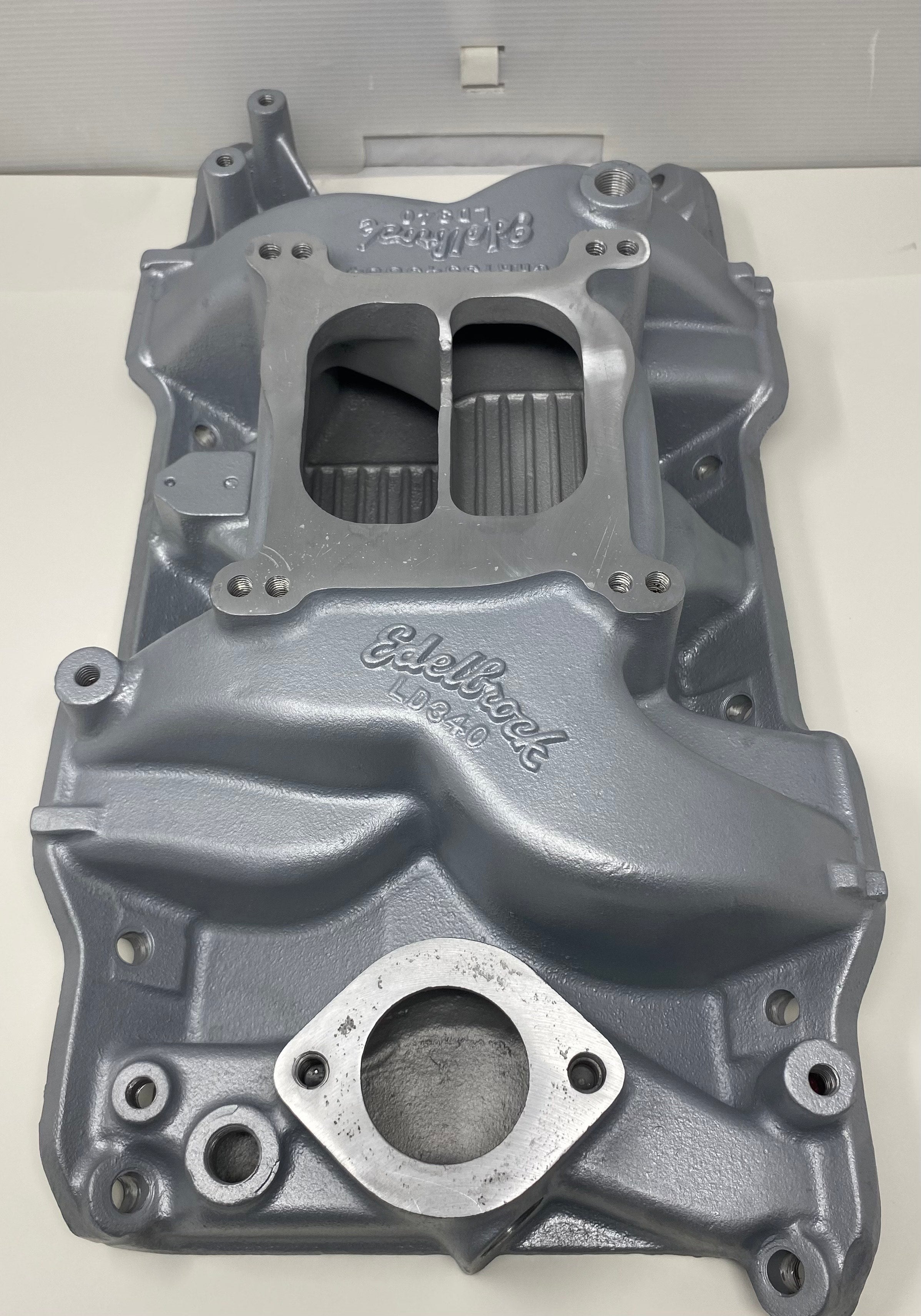 Edelbrock Small Block Mopar LD340