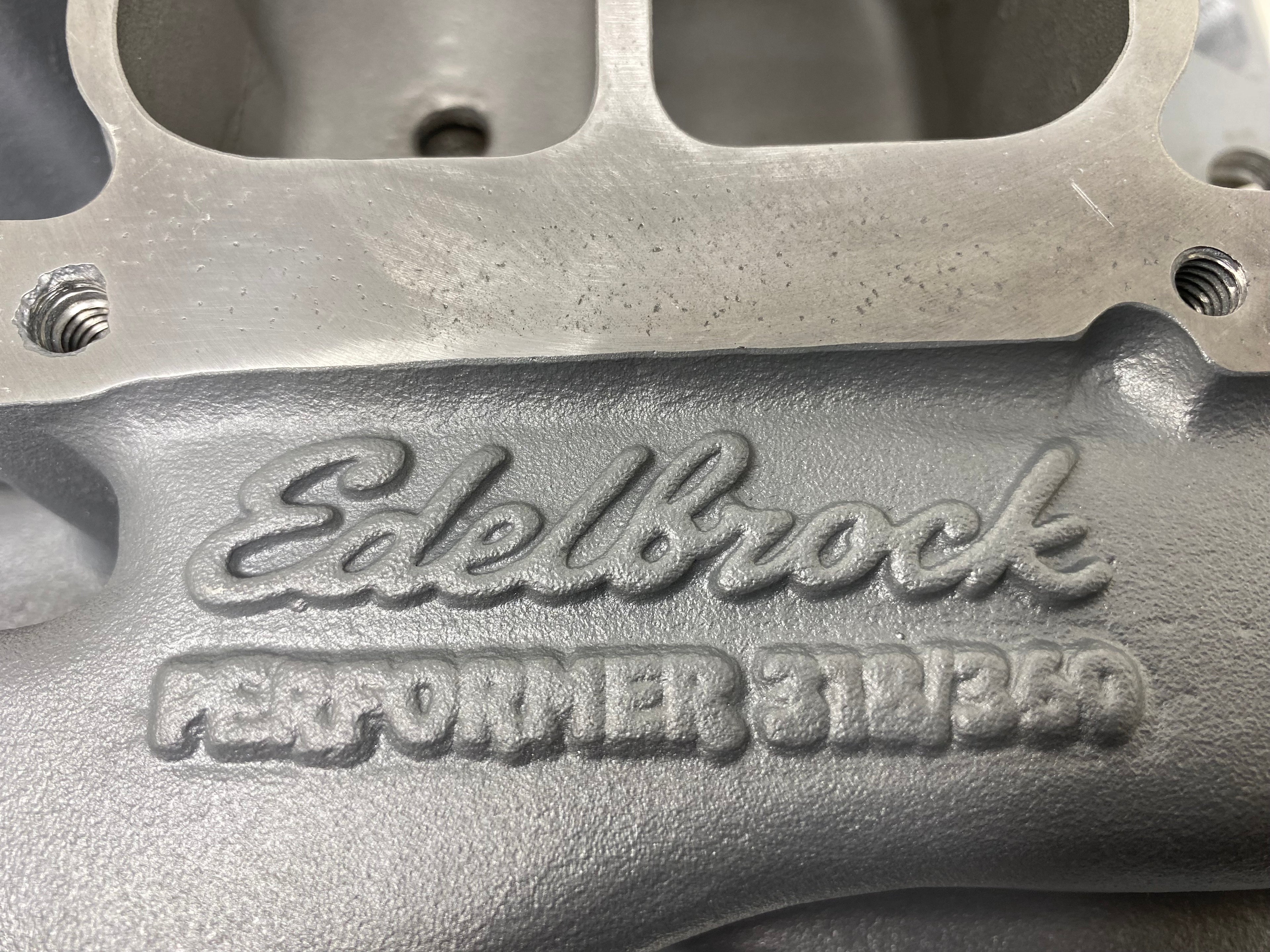 Edelbrock Small Block Mopar 3776 Performer